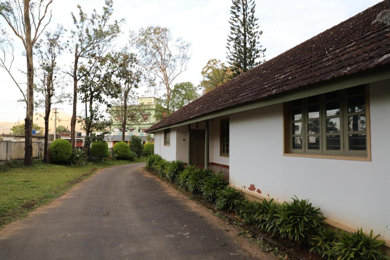 Sahyadri Ayurveda Hotel Pirmed Exterior photo